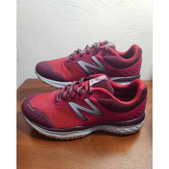 New Balance Other - New Balance Men's 620 V2 Trail GUM Soles Running Shoe in 7.5 Maroon MT620RM2 New